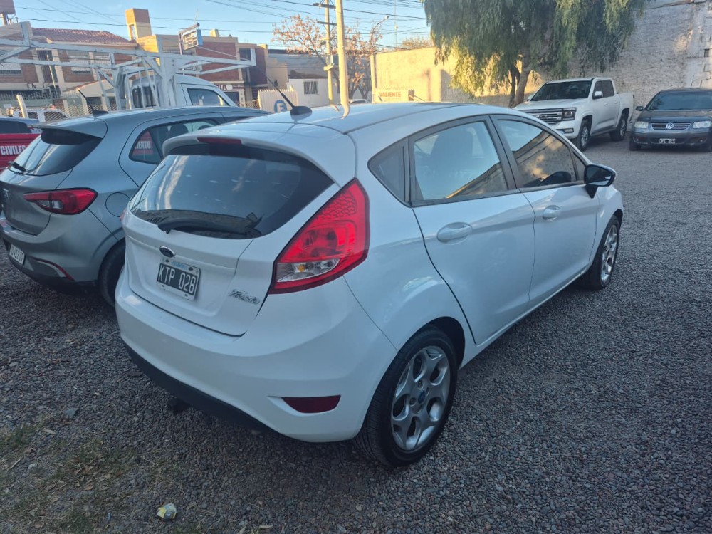 Ford Fiesta Kinetic Design — foto 3